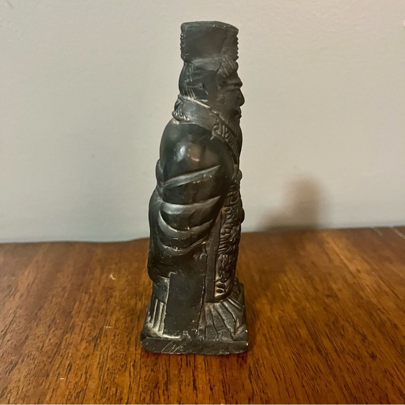 Vintage Chinese Terracotta
Clay Warrior Soldier 4.75" Tall
Figurine Replica. - Picture 6 of 9